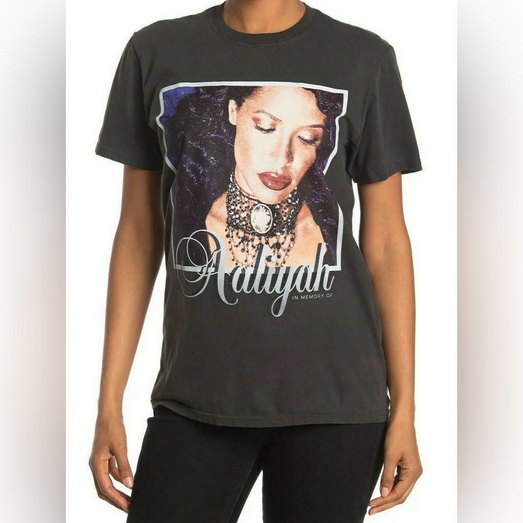 In Memory Of Aaliyah Women’s Official 90s R&B T-Shirt Gray Size Medium